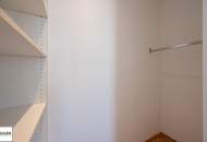 **Wohllebengasse: großzügige Dachgschosswohnung mit Terrasse u. Fernblick - Nähe Belvedere / Innenstadt **