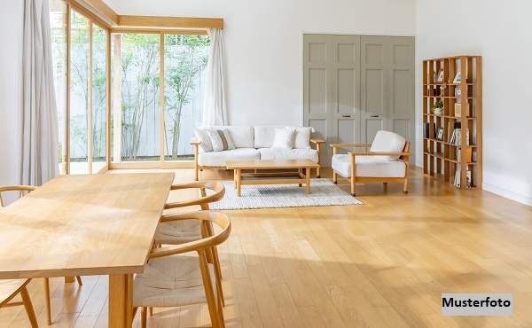 Exklusives Feriendomizil mit großzügigem Wohnhaus, Sauna &amp; Doppelgarage