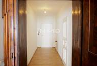 Elegante Loft-Wohnung mit Stuckdecken & Intarsientüren