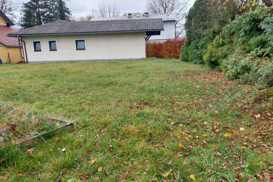 Doppelgarage mit Lagerräumen auf Wohngebiet zum ausbauen, Haus-kauf, 238.000,€, 5280 Braunau am Inn