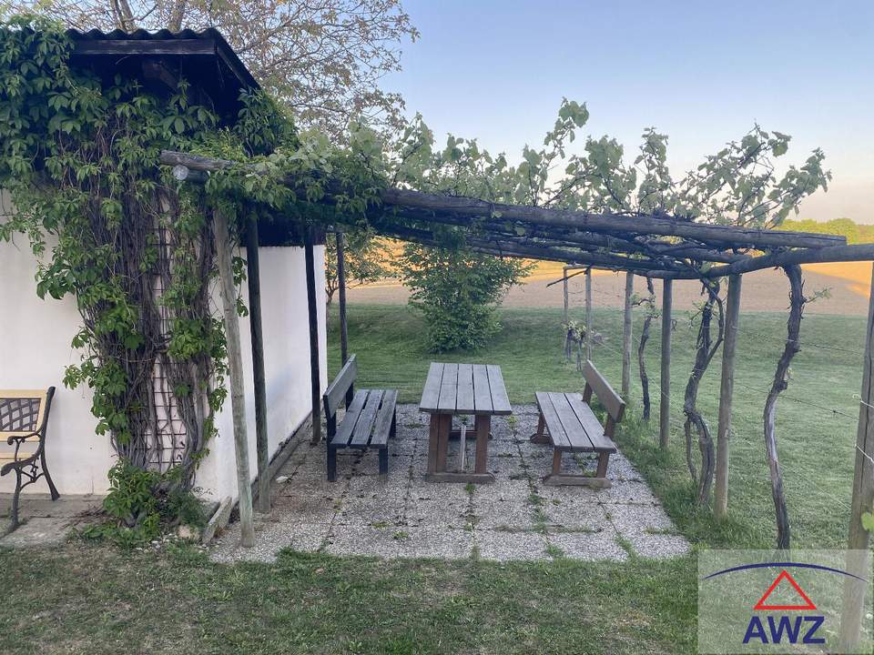 Charmantes Wohnhaus mit großem, gepflegtem Garten in ruhiger Bestlage!