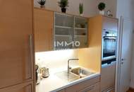 GÜNSTIGE SCHÖNE, SONNIGE UND RUHIGE 3-ZIMMER-WOHNUNG IM 2. OG MIT EIGENEM GARTENANTEIL UND PARKPLATZ