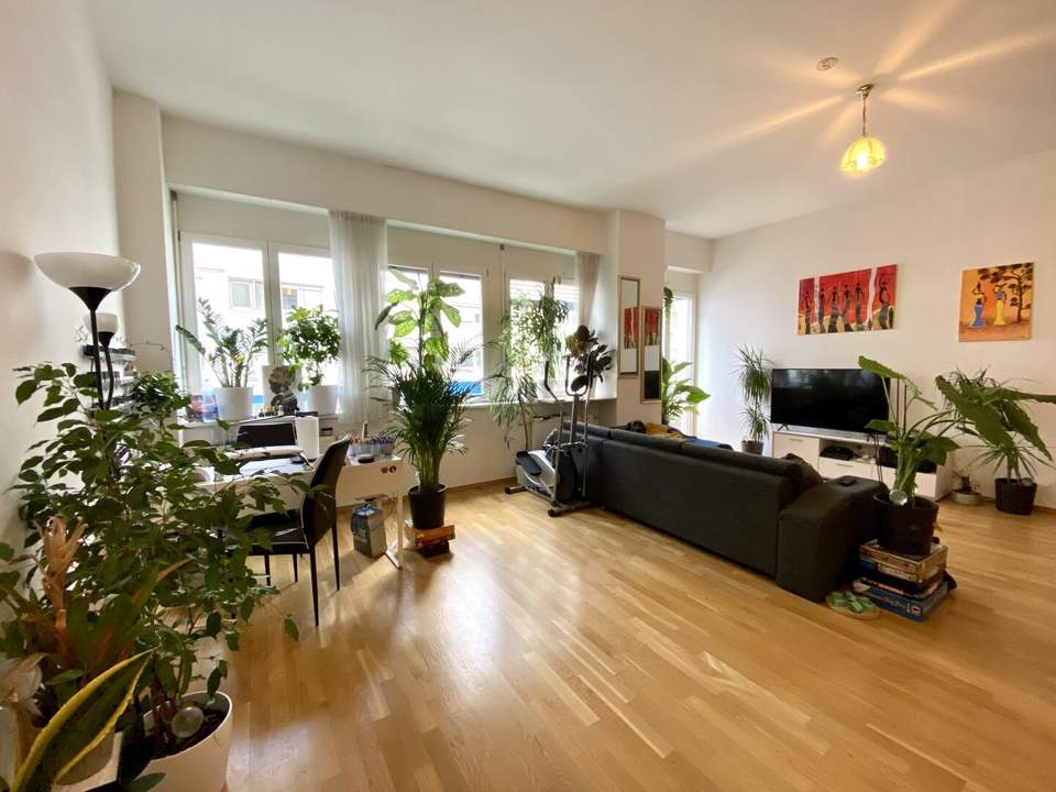 +++ ABSOLUT ZENTRAL +++ Barrierefreie 2-3 Zimmer-Wohnung mit Balkon nahe Rosseggerhaus
