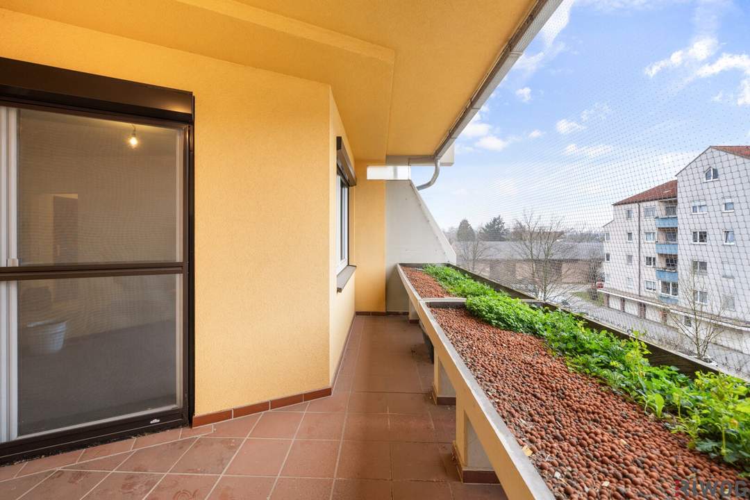 Nähe Bahnhof Stockerau II West-Loggia und Garagenbox inkludiert II 3-Zimmer mit separater Küchenzeile II bei Senningsbach