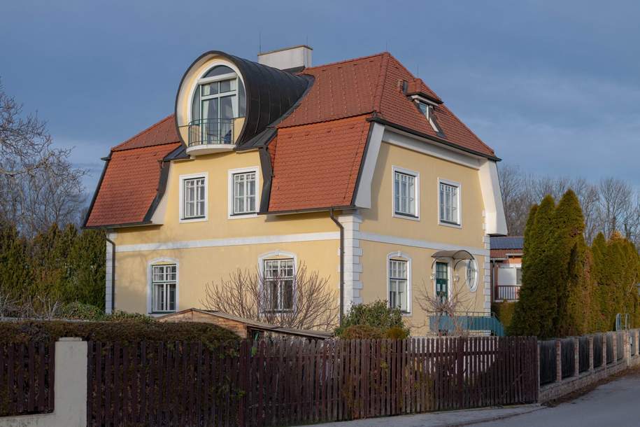 Traumhafte Altbauvilla mit Einliegerwohnung und großem Garten in Badennähe, Haus-miete, 2.745,71,€, 2524 Baden
