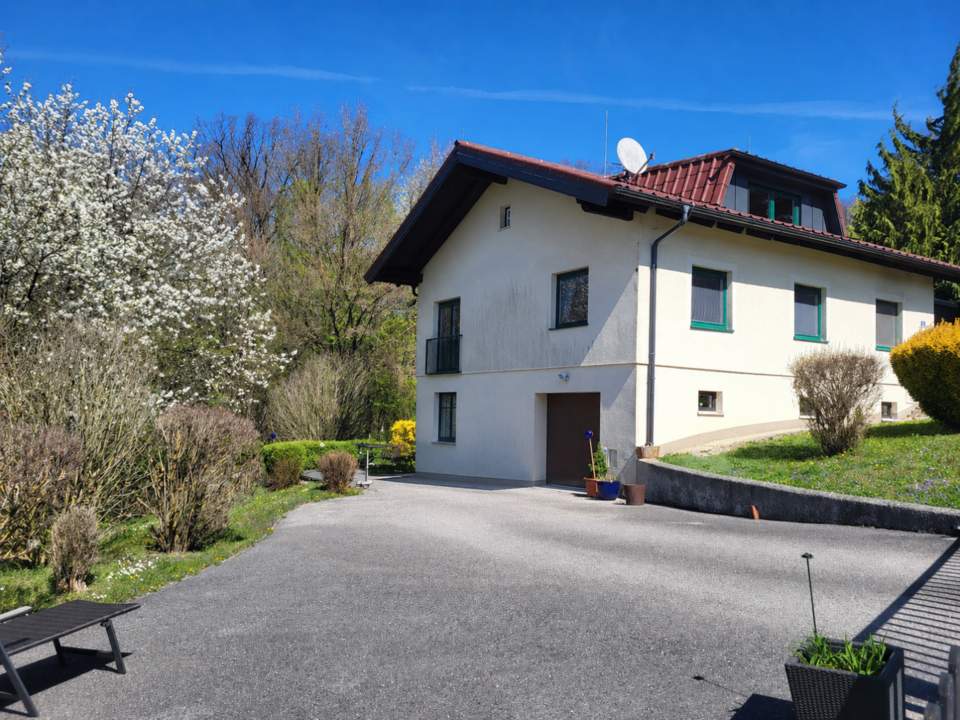 GEMÜTLICHES EINFAMILIENHAUS IN RUHIGER WALDRANDLAGE
