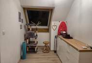 SCHÖNE, ZENTRALE DACHGESCHOSSWOHNUNG MIT SÜDBALKON