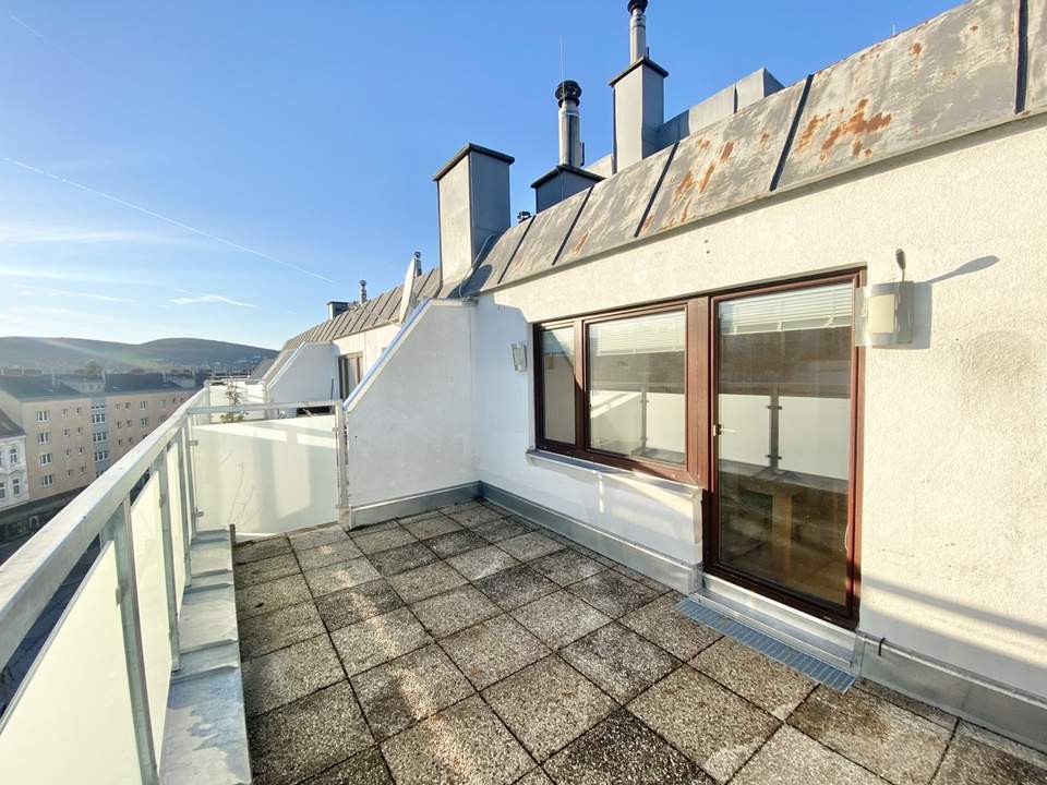 Familienhit! 4 Zimmer Dachgeschoßwohnung + Terrasse ohne Dachschrägen - 3 Bedroom apartment+ terrace NEUER PREIS
