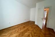 UNBEFRISTETES MIETVERHÄLTNIS 3 ½ Zimmer-Altbauwohnung im Herzen der Stadt!