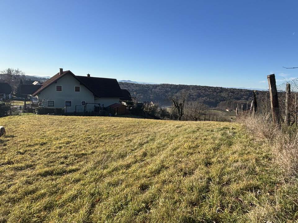 Traumhaft sonniges Baugrundstück in Thermennähe mit herrlich grünem Ausblick
