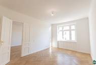 Erstbezug nach Sanierung: Schöne 3-Zimmer-Altbauwohnung mit Balkonmöglichkeit