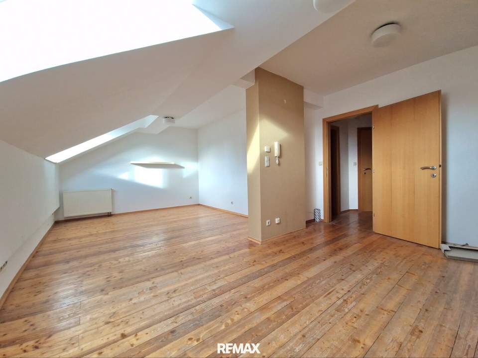Investmentpaket: 4 leerstehende Wohnungen nahe der Mariahilfer Straße