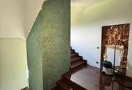 Schlossanwesen mit über 10 ha Grund, mit bestehenden Stallungen, Gehegeflächen und Infrastruktur für Tierhaltung- ideal für Käufer mit Platzbedarf, Tiere und Naturbezug!
