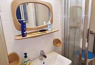 FAMILIENHIT MIT POTENTIAL, 113 m2 Neubau mit Loggia, 4 Zimmer, Küche, 2 Bäder, teilmöbliert, 3. Liftstock, Enkplatz