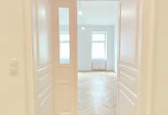 ++ MEIN GARTEN IST DER AUGARTEN ++ HELLE ALTBAUWOHNUNG + INNENHOFLAGE + Komplett saniert + befristet vermietet