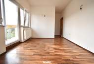 Sonniges Mini-Apartment mit Badezimmer und Balkon in zentraler Lage - Zimmer 17! Nähe BMW, SKF!!!