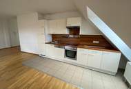 Befristet bis zum 31.01.2028 vermietet – stilvolle Dachgeschoss-Maisonette mit Terrasse