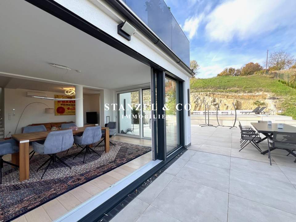 MODERNE VILLA MIT TRAUMBLICK &amp; POOL