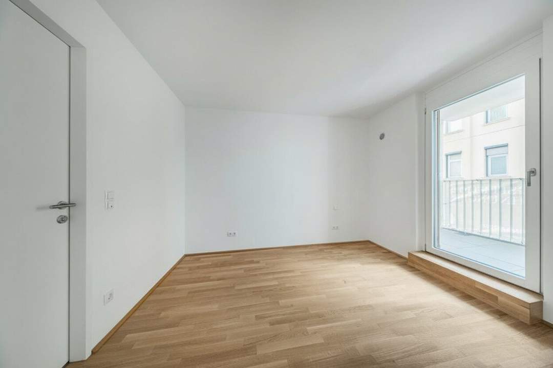 ERSTBEZUG >> bodentiefe Fenster in westseitiger Wohnung mit Loggia >> TOP LAGE