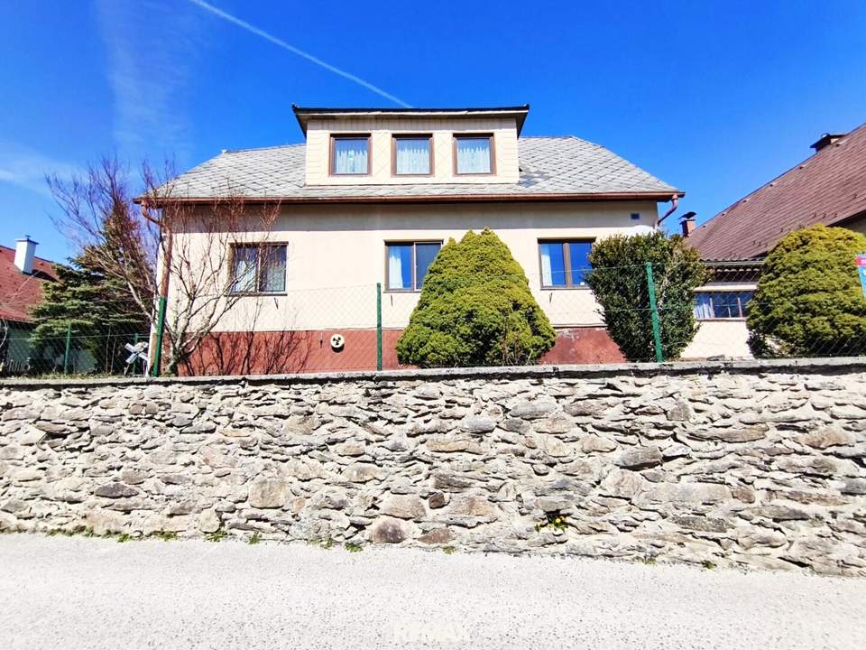 Großes Wohnhaus in Martinsberg – ideal für Familien, Handwerker oder Anleger