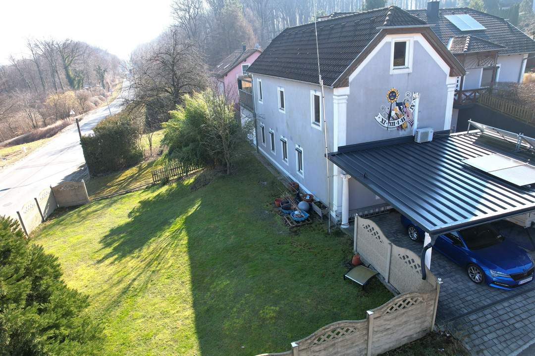 Attraktives Wohnhaus mit zwei Wohneinheiten und Garten nahe Wien