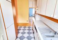 Entzückende Altbauwohnung mit Sanierungsbedarf! Balkon optional möglich! Grüner Innenhof + Ruhelage + Schönes Altbauhaus! Jetzt selbst gestalten und einziehen!