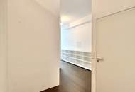Weitblick, Ruhe & zentrale Lage – Sonnige Altbauwohnung mit Balkon