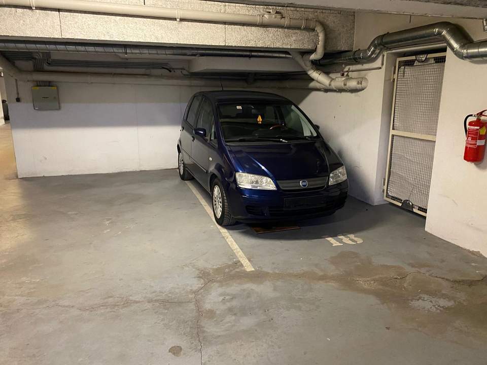 Tiefgaragenplatz für Menschen mit Behinderung Nr. 18