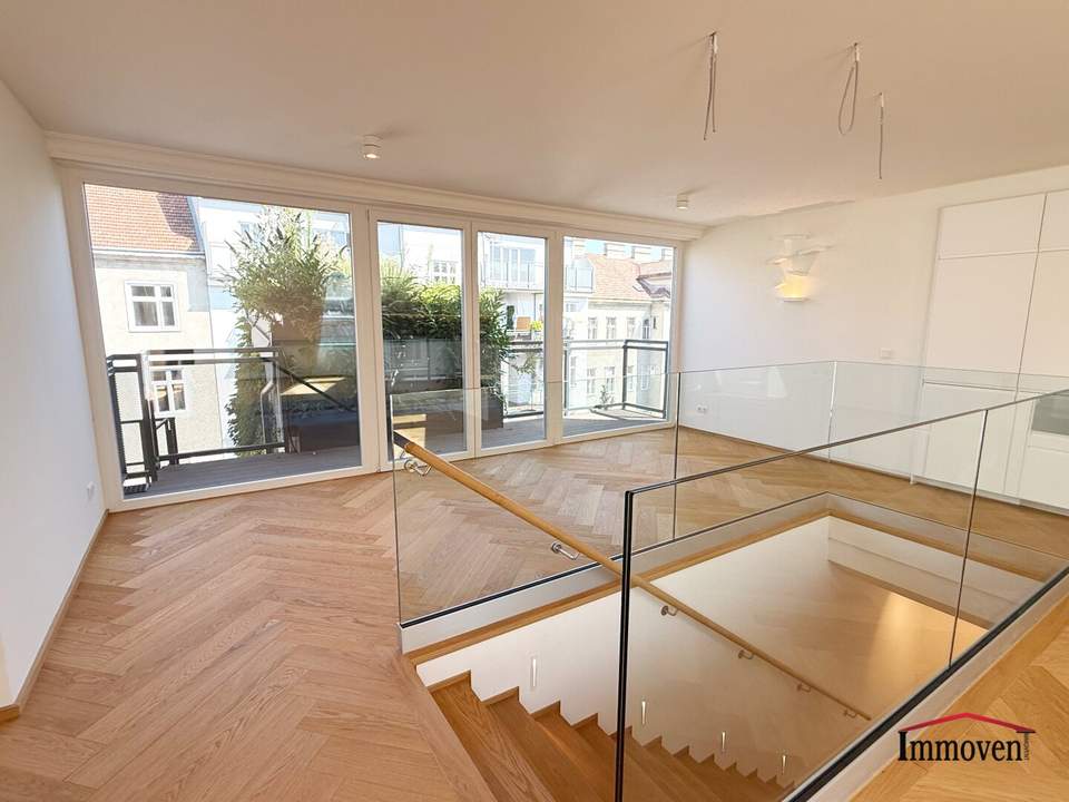 PROVISIONSFREI - ERSTBEZUG - Luxus pur! Große Dachgeschossmaisonette mit Dachterrasse, Pool und Deckenkühlung in RUHELAGE!