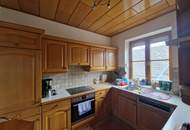 SOLIDES WOHNHAUS MIT EHEMALIGEM SOMMERHAUS, HERRLICHER TERRASSE UND POOL IN TRAUMHAFTER RUHELAGE