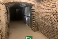 Altbau-Flair am Fuße der Hohen Warte! Neben dem Setagayapark! Gute Anbindung ins Stadtzentrum! Saniertes Altbau-Zinshaus!
