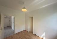 Erstbezug nach Teilsanierung, Terrassenwohnung im Grünen // First occupancy after part-renovation, Terrace Apartment in the greenery //