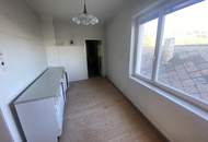 BRING MICH ZUM STRAHLEN! Sanierungsbedürftiges Wohnhaus mit zwei Wohneinheiten und besonderem Flair!