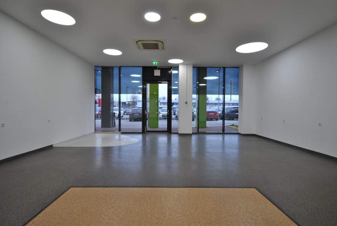 Geschäftslokal im Shopping Point Neunkirchen zu vermieten!