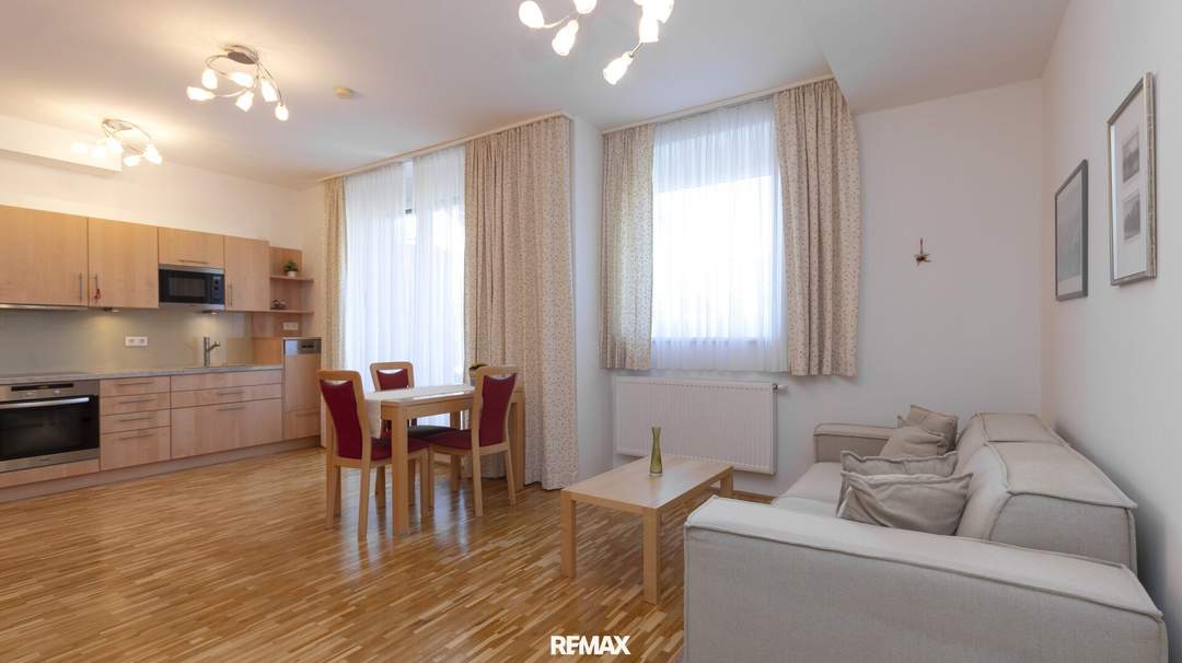 Neuwertige 2-Zimmer-Wohnung mit Terrasse, Weitblick und Tiefgarage