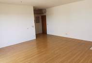 Top Lage - 4-Zimmer-Wohnung mit Loggia, Klimaanlage und Schwedenofen - unmittelbar beim Schulzentrum, Bahnhof und Stadtzentrum!