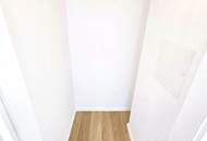 Fresh, fancy, fertig zum Einziehen! Zwei Ebenen. Drei Zimmer. 100 % Wow! Frisch sanierte Neubauwohnung im Dachgeschoss + Klimageräte + Westterrasse + Gute Infrastruktur!