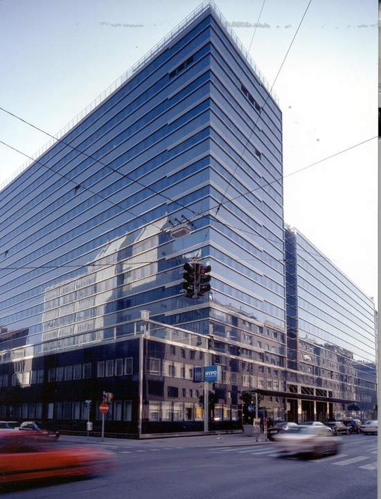 Weitblick für Ihr Business: Modernes Office im 8. OG der Operngasse zu mieten