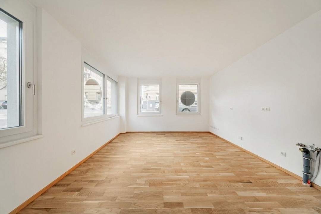 helles Atelier >> gut geschnittenes Atelier für eine Praxis oder Büro >> TOP LAGE U4 / U6 Längenfeldgasse