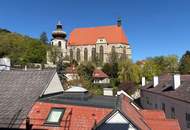 Stilvolle Altbauwohnung mit Balkon zur St. Othmar Kirche
