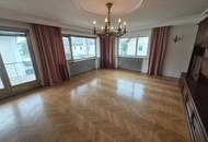 Mehrfamilienhaus mit Geschäftslokal