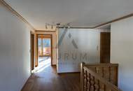 Miete: Dachgeschosswohnung mit Terrasse und Parkplätzen in Aurach