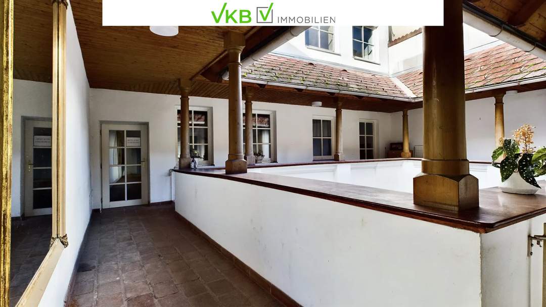 WELS: Wohnen mit Charakter | Stilvolle Altbauwohnung im Herzen von Wels mit einzigartigem Maisonetten-Flair!