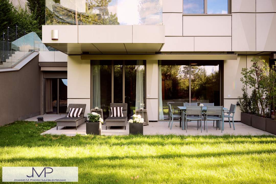 Moderne 3 Zimmerwohnung mit Eigengarten und großem Outdoor-Pool!