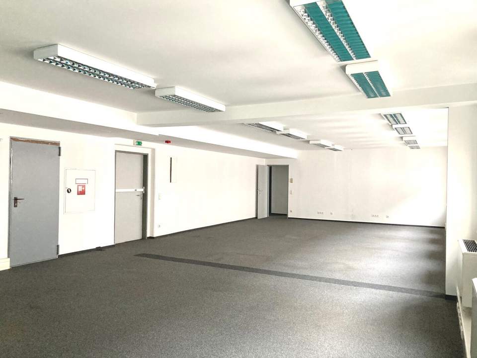 1060! Bürofläche direkt auf der Mariahilfer Straße bei U3/Station Zieglergasse!