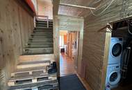 Autark leben im Lehm-Holz-Haus – mit 60 kWp PV & Naturpool