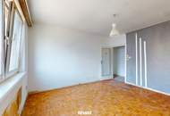 Sanierungsbedürftige 2-Zimmer-Balkon-Wohnung in U1-Nähe