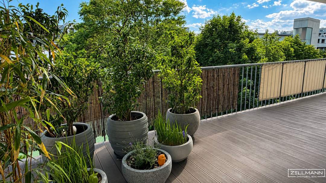Penthouse-Flair in absoluter Grünruhelage – sofort bezugsfertige 4–5 Zimmer Wohnung mit großzügigen Freiflächen | ZELLMANN IMMOBILIEN