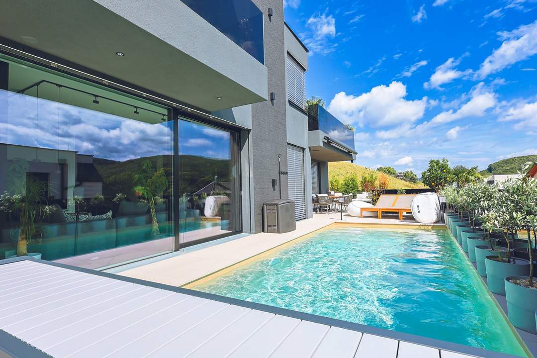 Design-Architektenhaus in Breitenfurt bei Wien – High-End-Technik & exklusive Möbel im Wert von über € 300.000 inkludiert