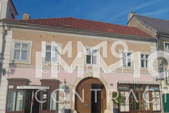 WOHN-UND GESCHÄFTSHAUS AUS DEM 16. JAHRHUNDERT IM HERZEN VON LANGENLOIS 100 m Kellerröhre, Nebengebäude, Innenhof, Geschäftslokale, usw., Haus-kauf, 750.000,€, 3550 Krems(Land)